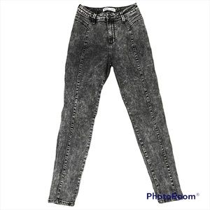 ❤️❤️Secrets with Love Super High Narrow waisted jeans acid wash size 29.